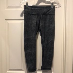 Lululemon cut off leggings